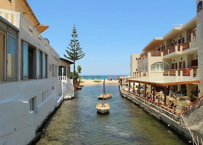Just Near The Beach! Vintage Big Lovely House